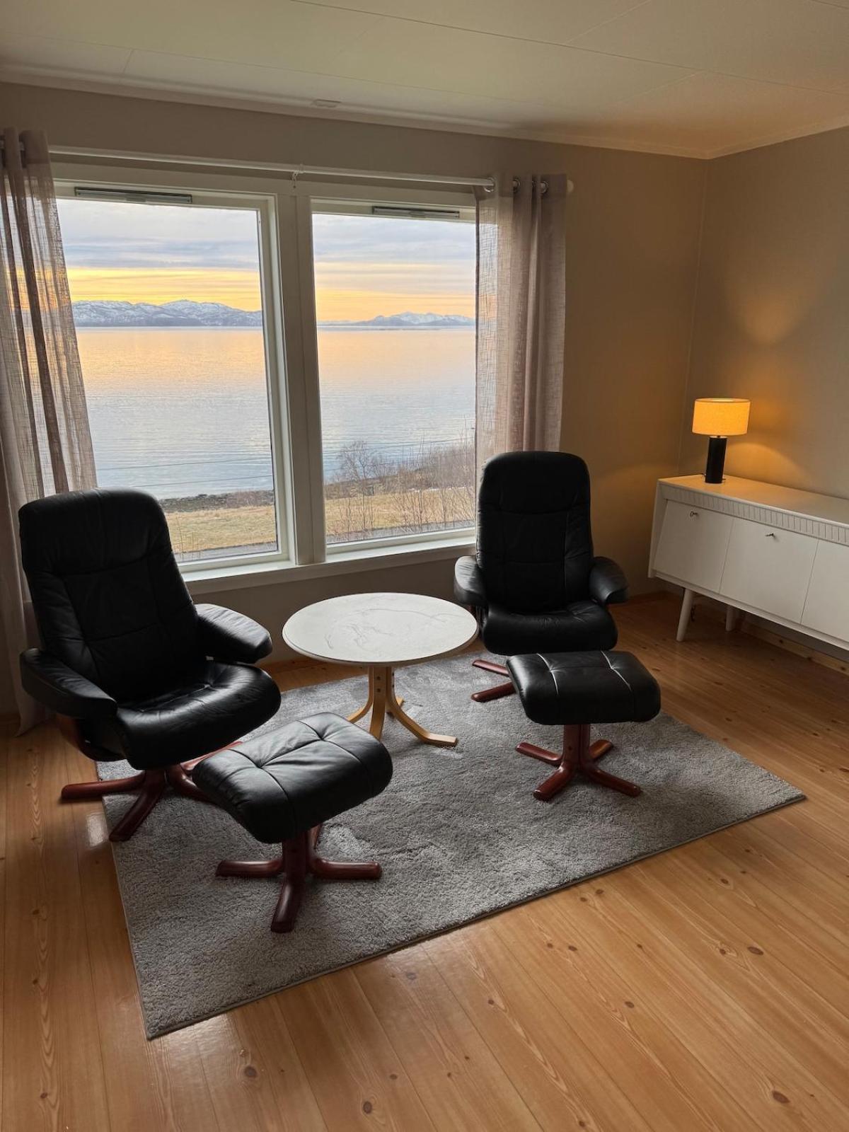 House In Vangsvik * Senja